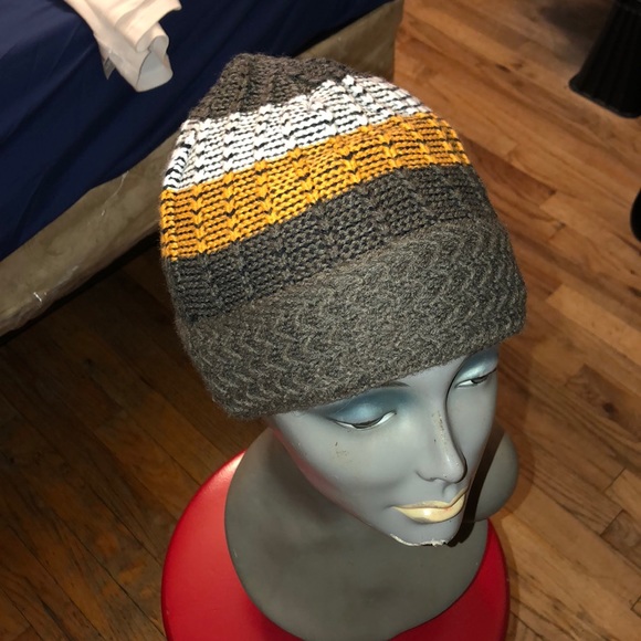 Other - 🥶 NWOT beanie hat